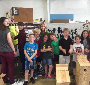 4-H Salem Superstars Working on Building Bird Houses Project