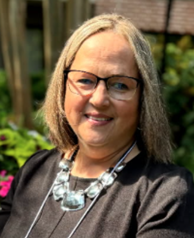 photo of Shannon Davis